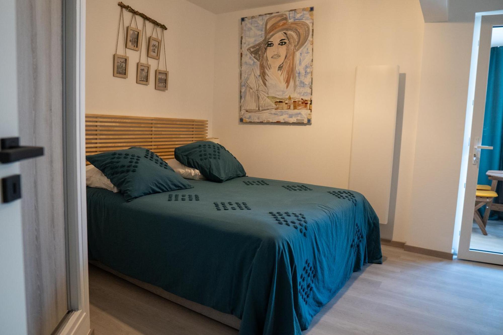 T2! 3 Ou 4 Personnes Centre Ville Neuf Avec Garage Sanary-sur-Mer Eksteriør billede
